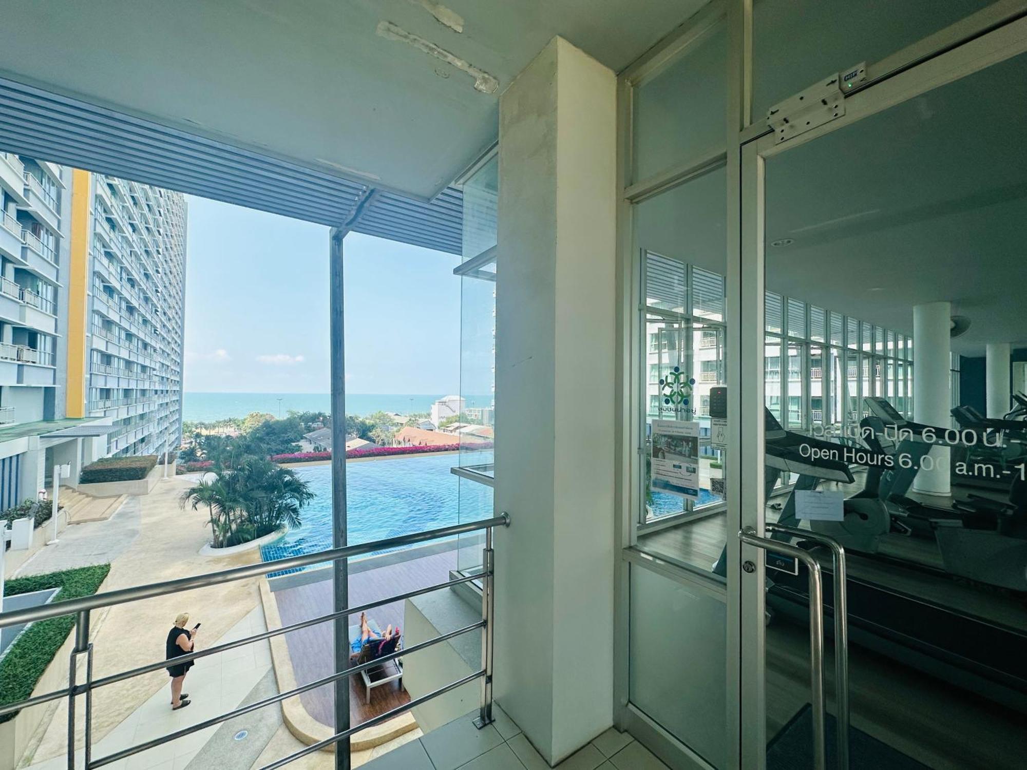 Seaview Beach Room Lumpini-Pool And Gym Face To Ocean Jomtien Beach Esterno foto