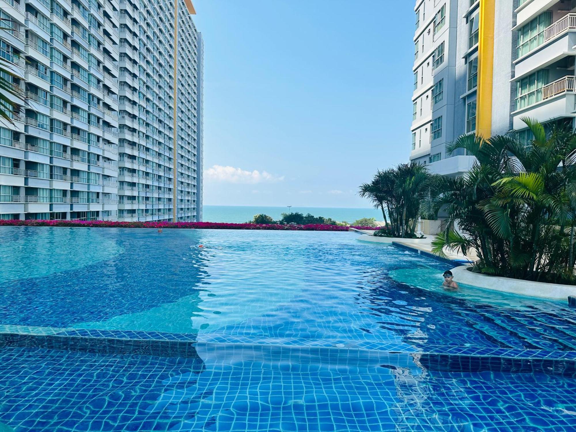 Seaview Beach Room Lumpini-Pool And Gym Face To Ocean Jomtien Beach Esterno foto