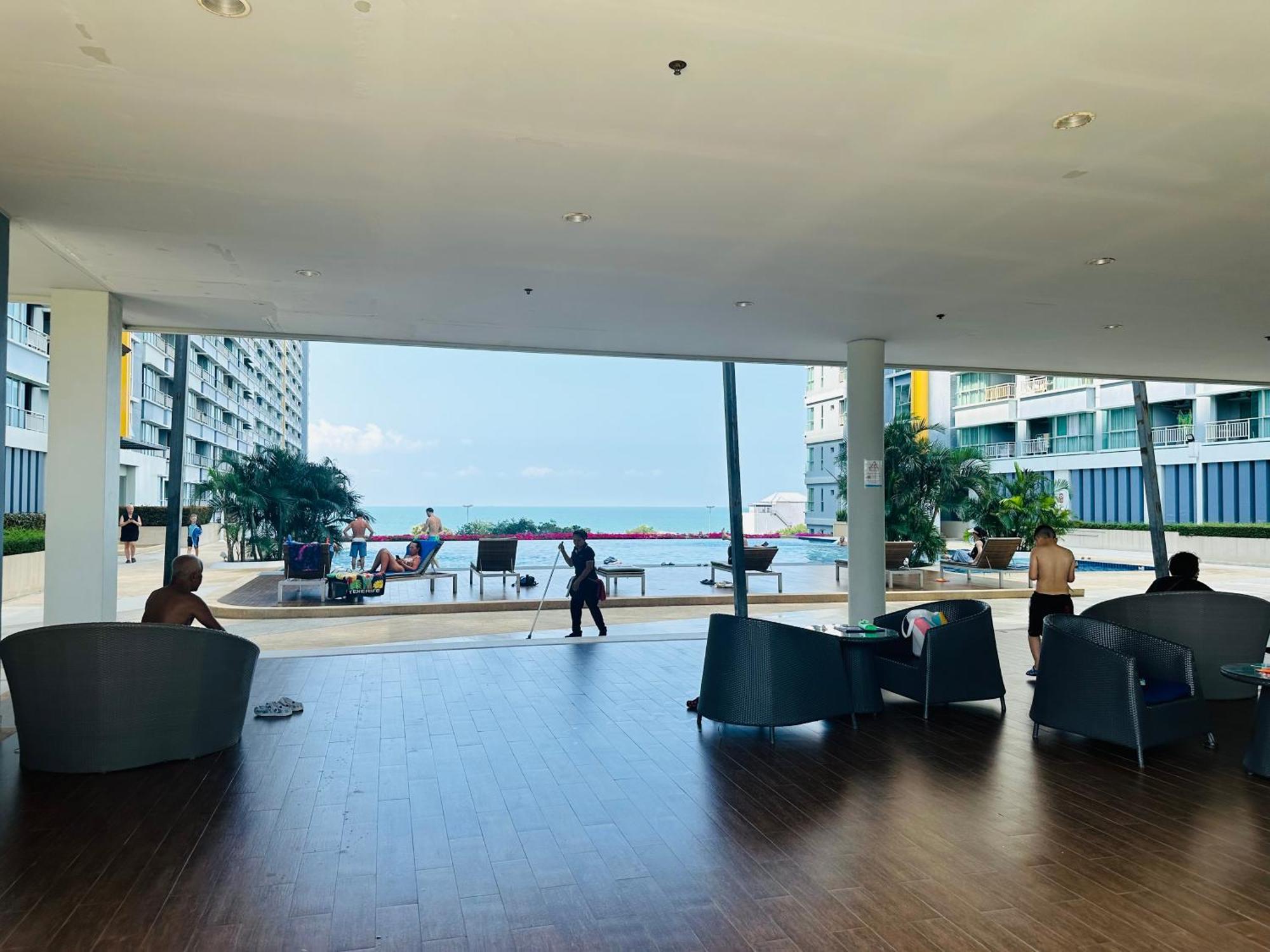 Seaview Beach Room Lumpini-Pool And Gym Face To Ocean Jomtien Beach Esterno foto