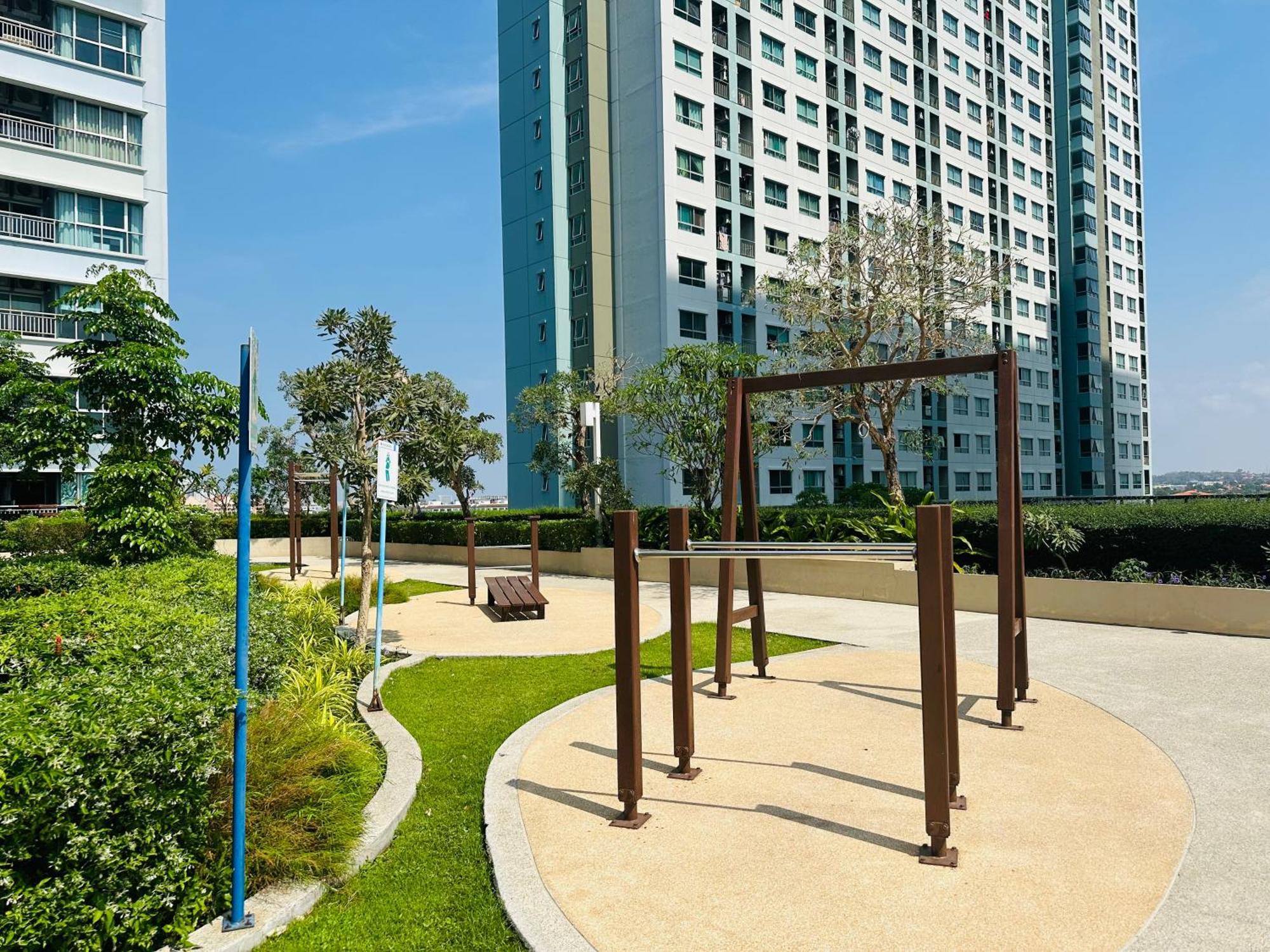 Seaview Beach Room Lumpini-Pool And Gym Face To Ocean Jomtien Beach Esterno foto