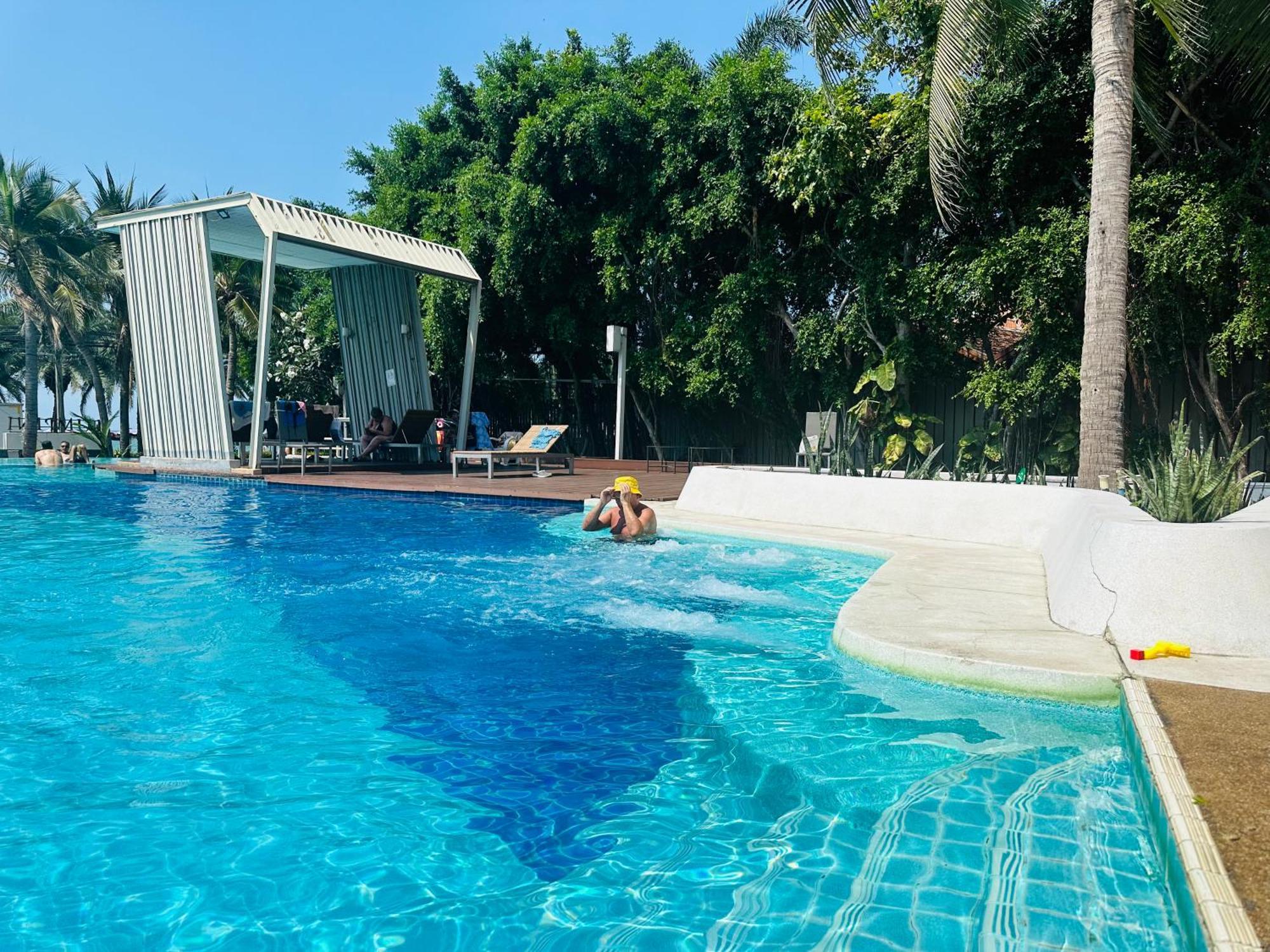 Seaview Beach Room Lumpini-Pool And Gym Face To Ocean Jomtien Beach Esterno foto