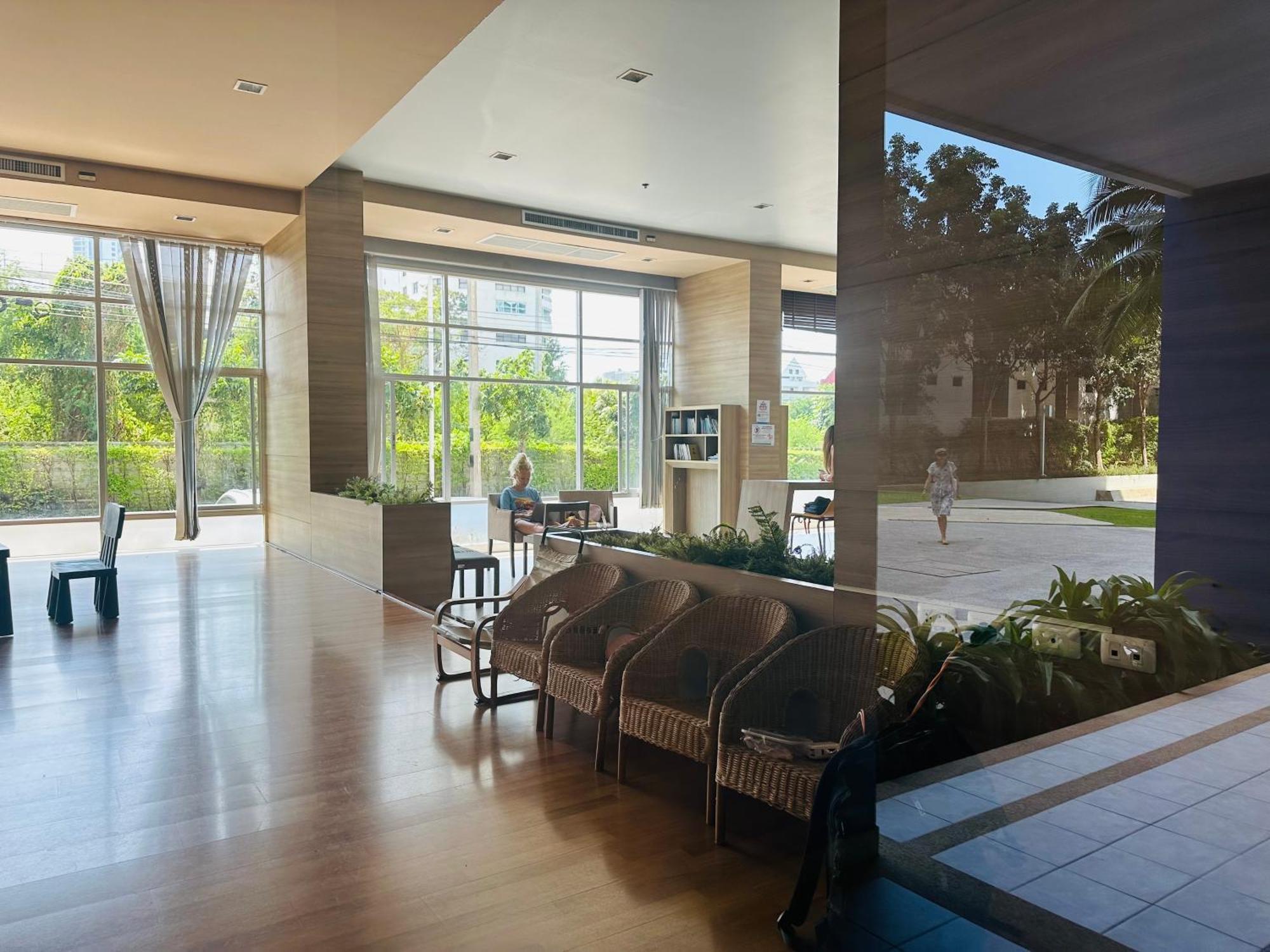 Seaview Beach Room Lumpini-Pool And Gym Face To Ocean Jomtien Beach Esterno foto
