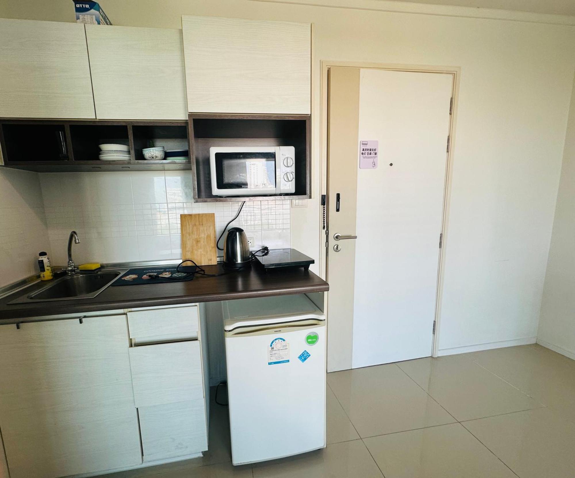 Seaview Beach Room Lumpini-Pool And Gym Face To Ocean Jomtien Beach Esterno foto