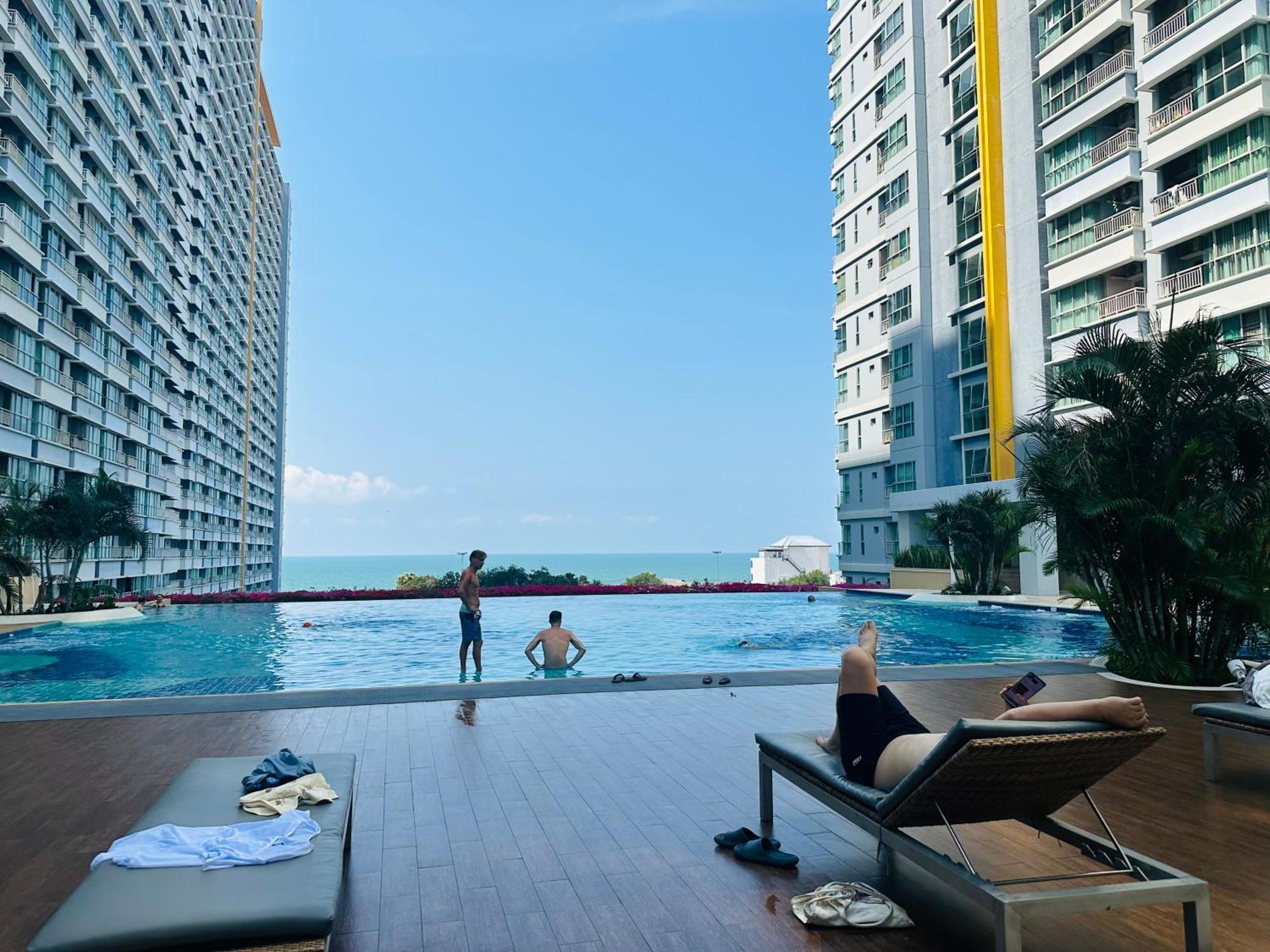 Seaview Beach Room Lumpini-Pool And Gym Face To Ocean Jomtien Beach Esterno foto