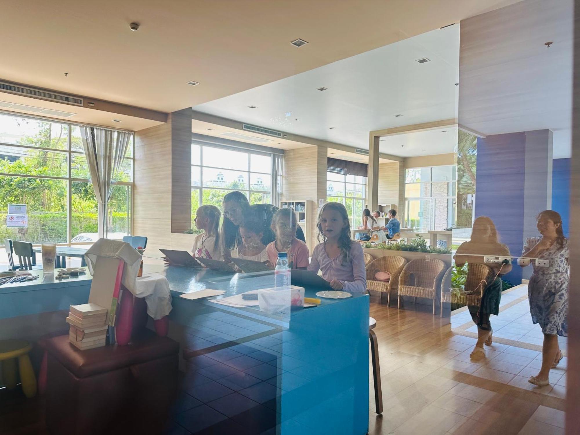 Seaview Beach Room Lumpini-Pool And Gym Face To Ocean Jomtien Beach Esterno foto
