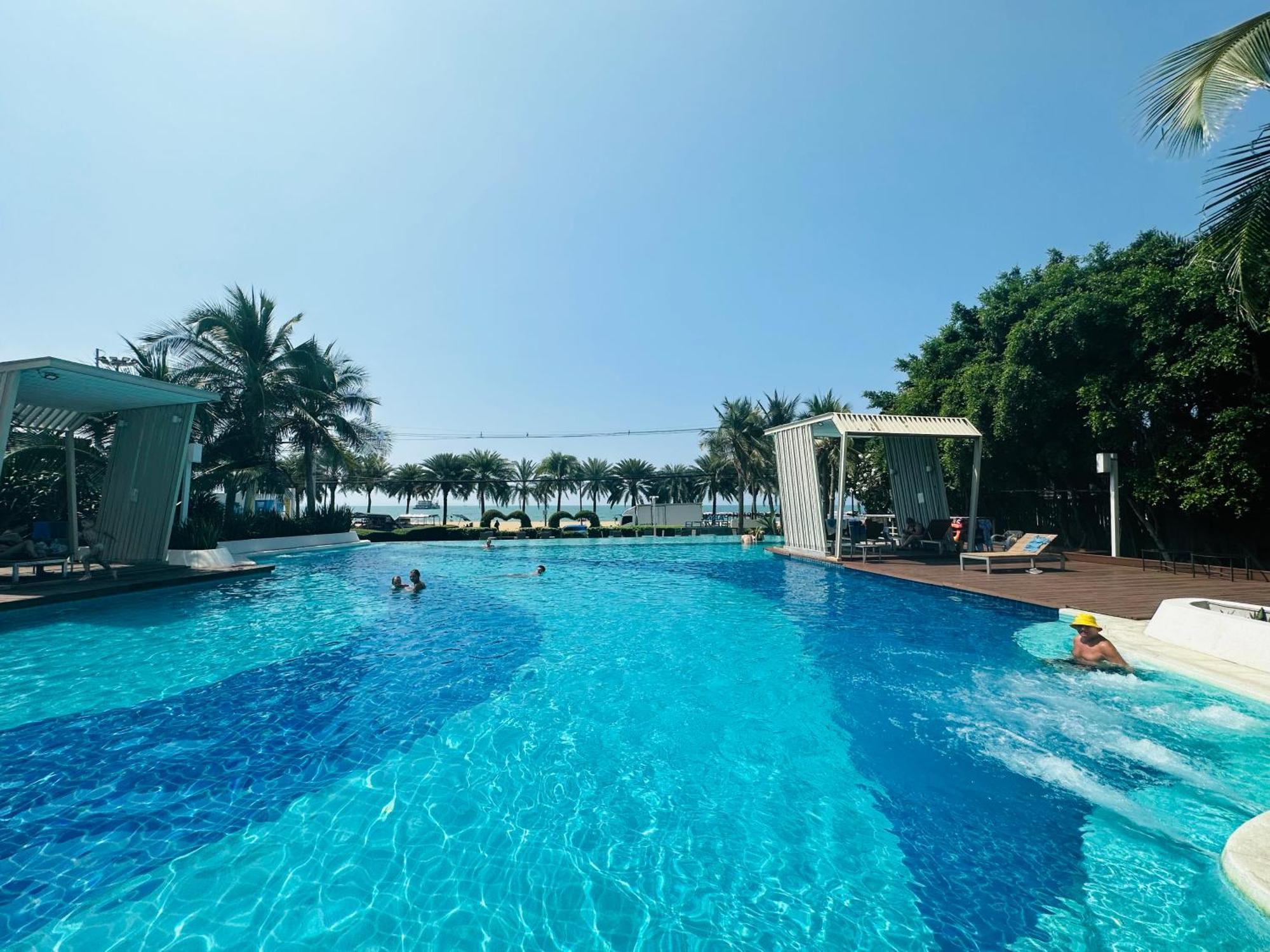 Seaview Beach Room Lumpini-Pool And Gym Face To Ocean Jomtien Beach Esterno foto
