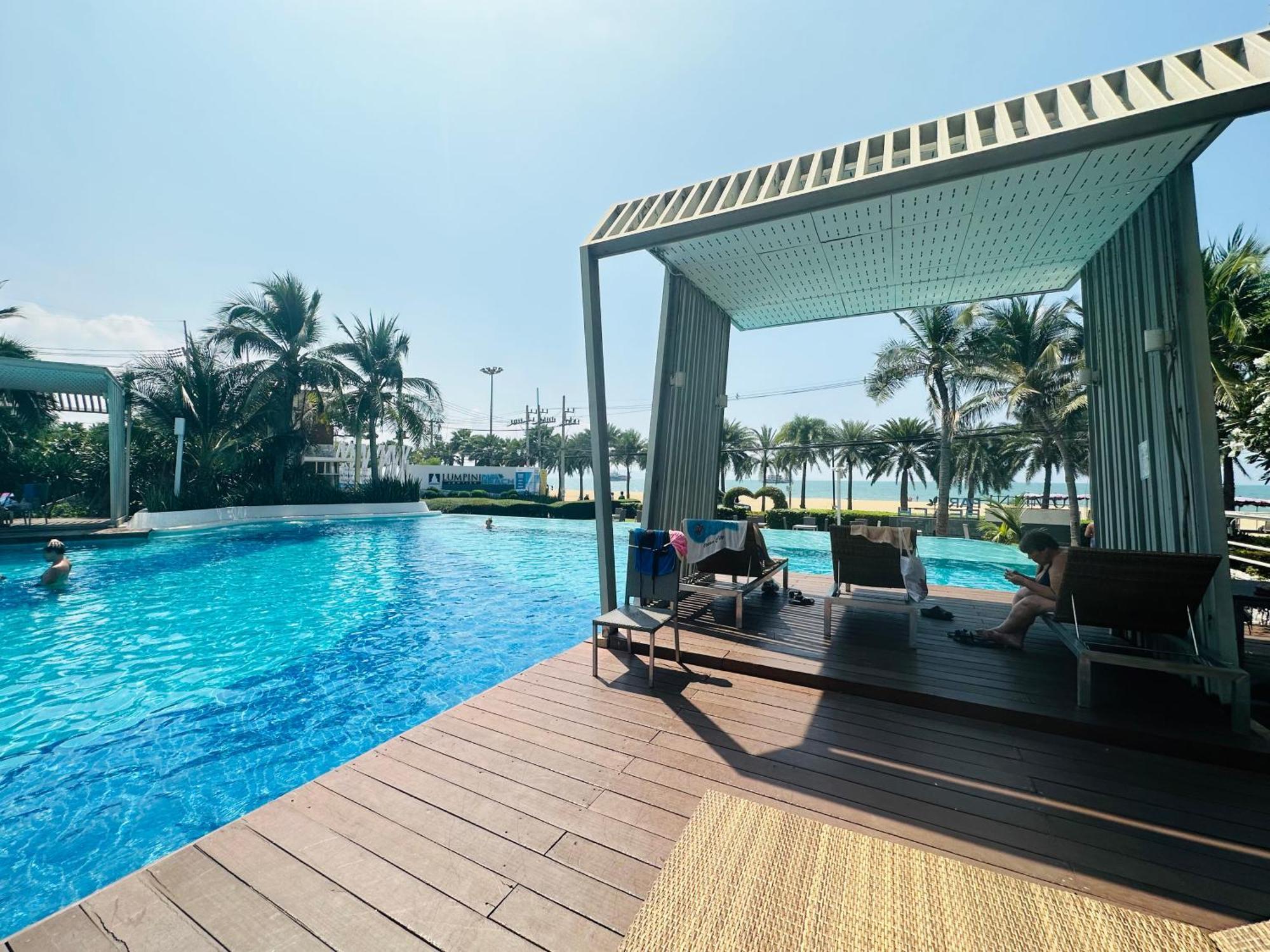 Seaview Beach Room Lumpini-Pool And Gym Face To Ocean Jomtien Beach Esterno foto
