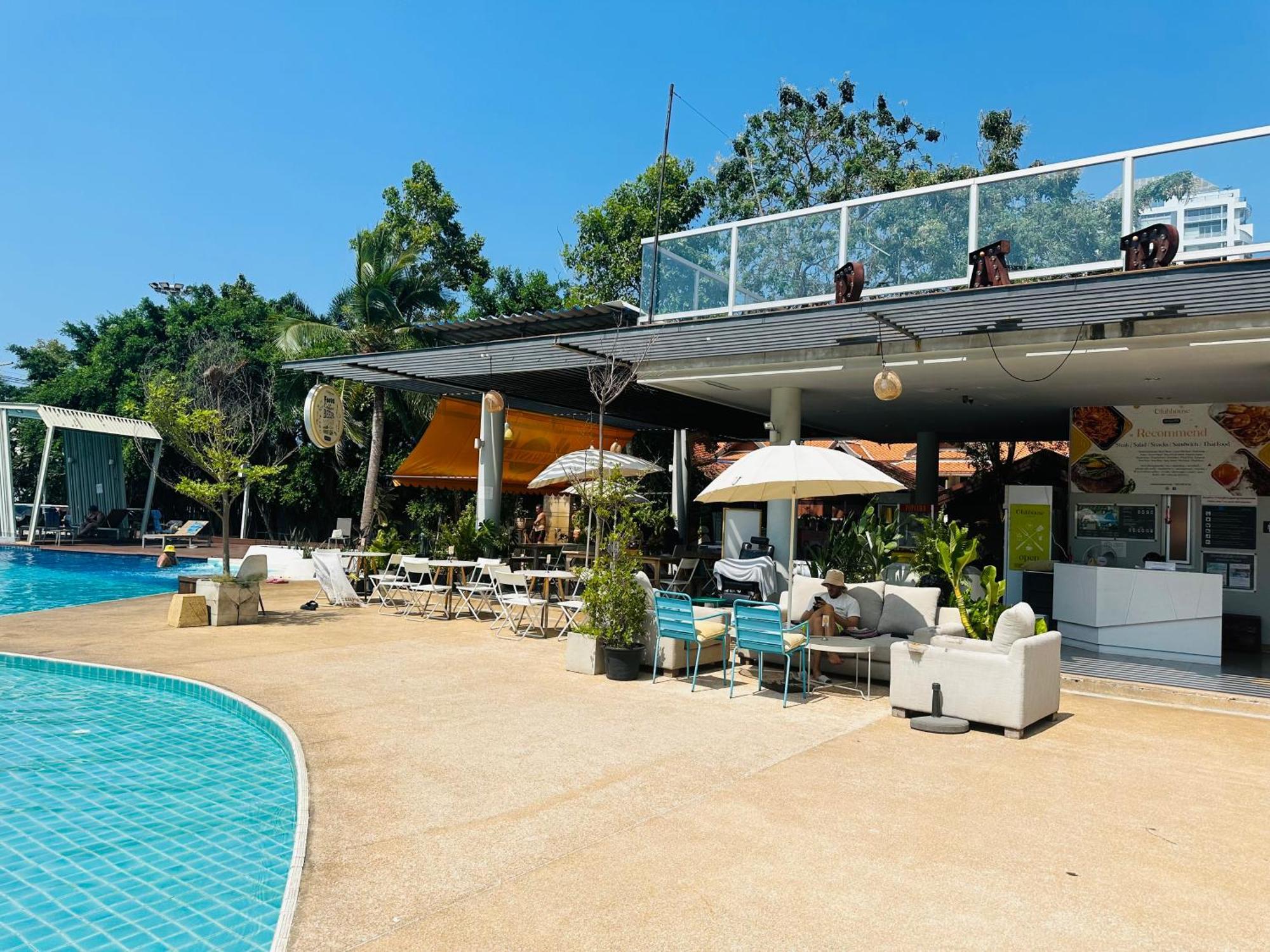 Seaview Beach Room Lumpini-Pool And Gym Face To Ocean Jomtien Beach Esterno foto